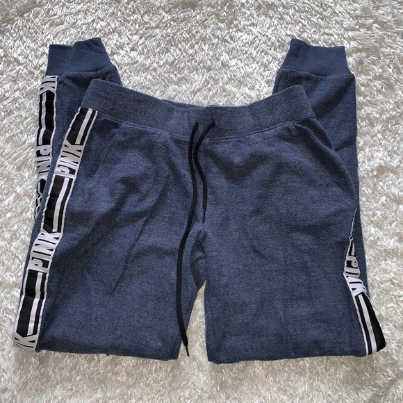 PINK Victoria's Secret Pants - 🔻NWT Pink Joggers